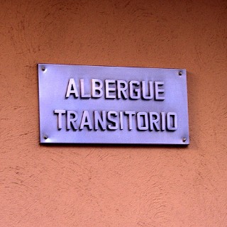 Albergue_transitorio_cartel