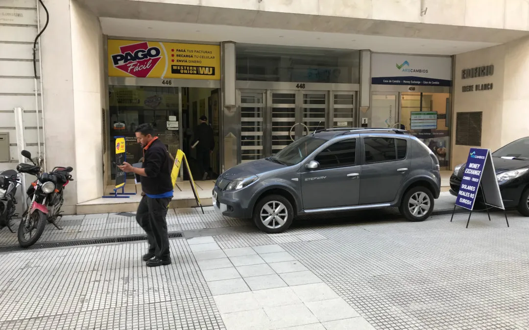 Billetes falsos en Western Union: ¿qué hacer?